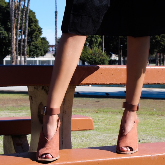 LAST PAIR!!//The Tina// Cinnamon block heel - Picture 5 of 6